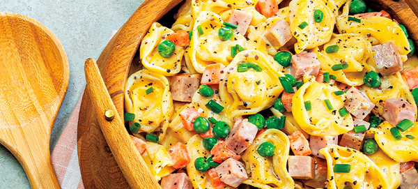 5005716-tortellini_salad_with_peas_carrots_and_ham-medium